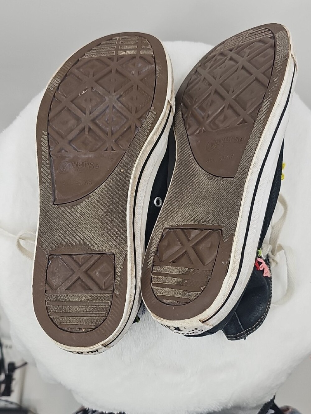 Converse Women' Black High-Top Sneakers with Multicolor Flower Embroidery Size 9 - Picture 6 of 7